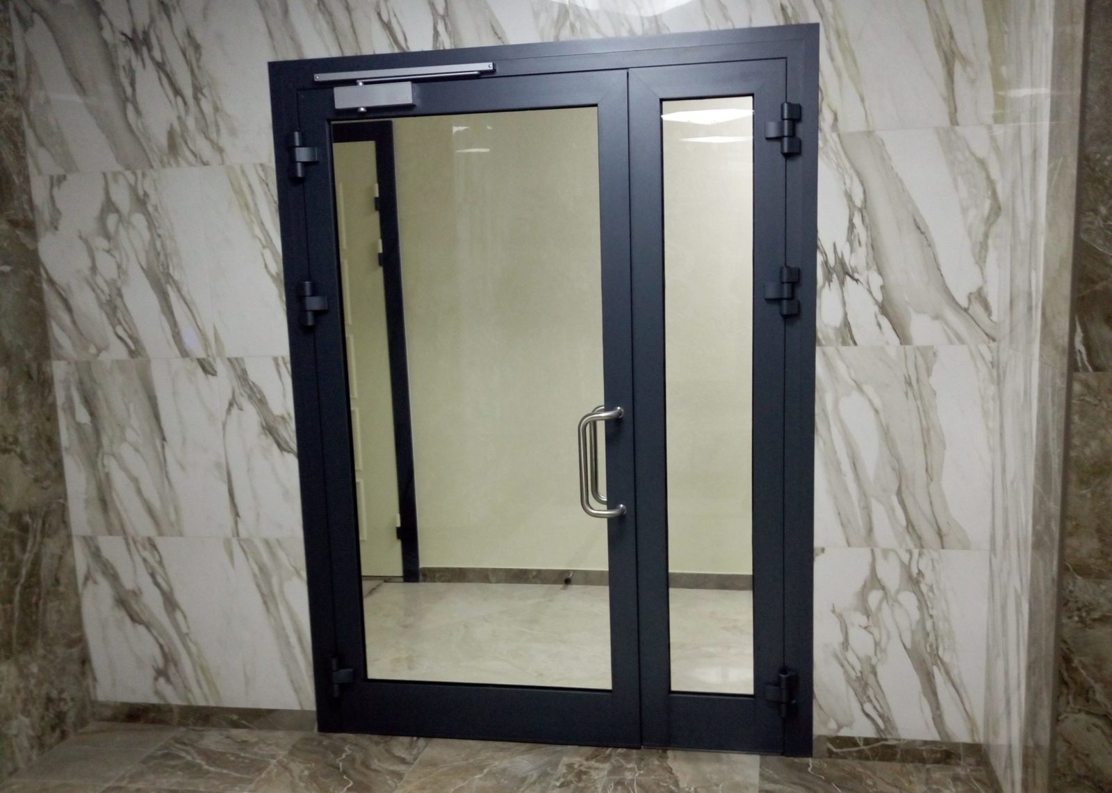 Алюминиевая дверь 700×2200 мм. GFTD35202 Алюминиевая дверь 700×2200 мм. GFTD35202