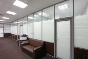 Глухая алюминиевая перегородка GFTD515